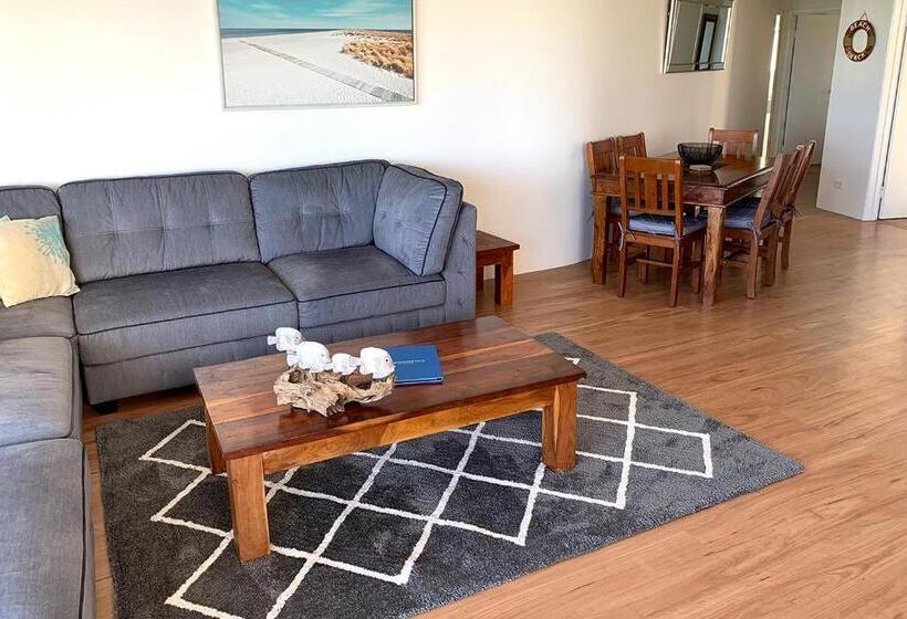 Апартаменты 2 Спальни Вид на Море, Waterview Resort