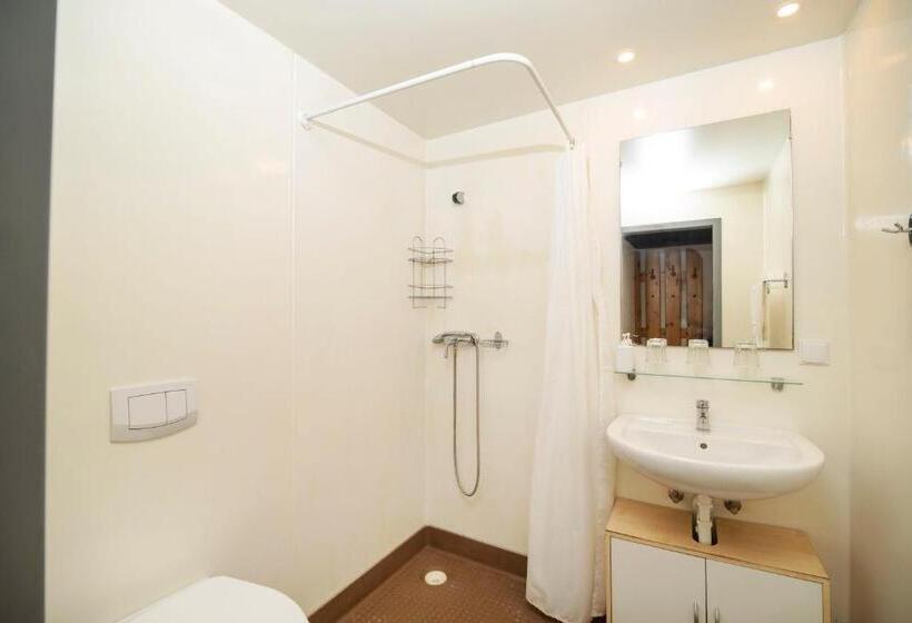 شقة غرفة واحدة مزودة بتراس, Szobi Malomkert Lovarda