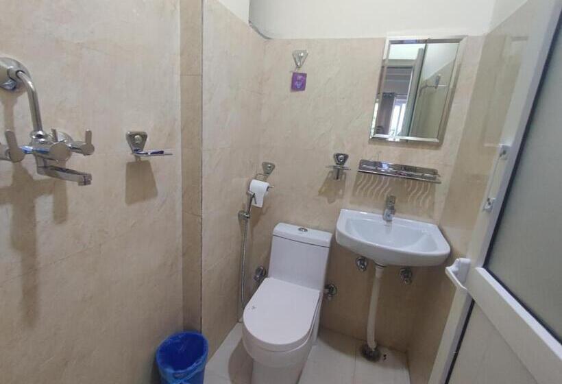 اتاق اکونومی, Kajiinn