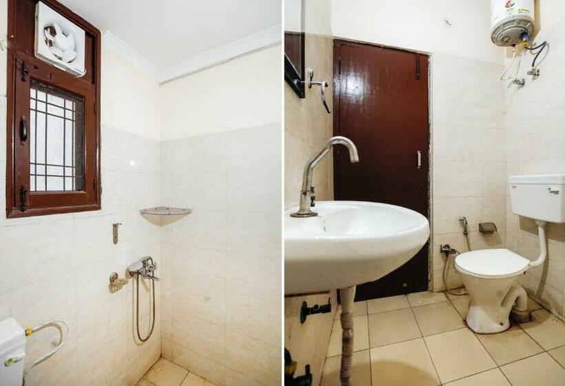 חדר קלאסי לשלושה, O Av Residency Near Botanic Garden Of Indian Republic