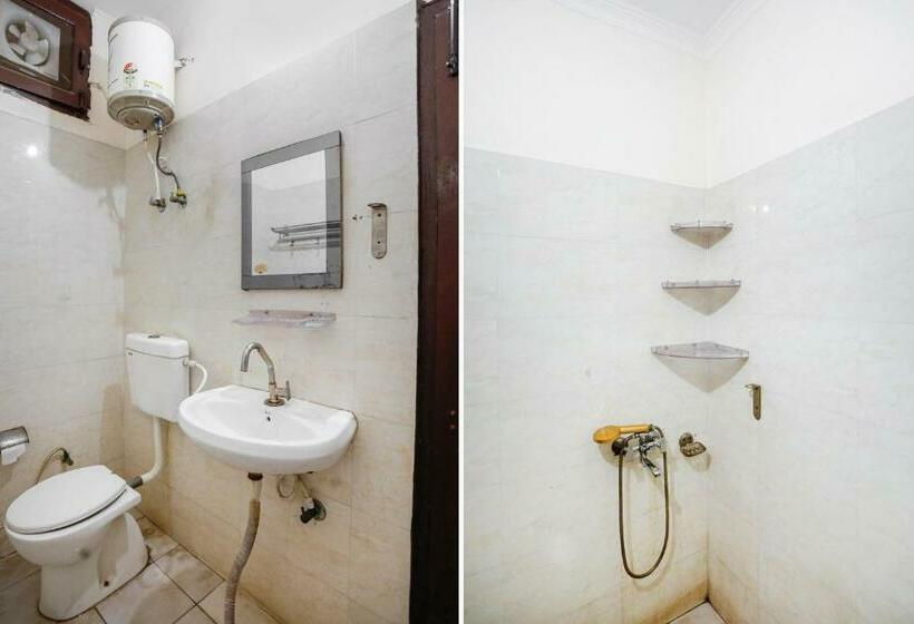 חדר קלאסי לשלושה, O Av Residency Near Botanic Garden Of Indian Republic