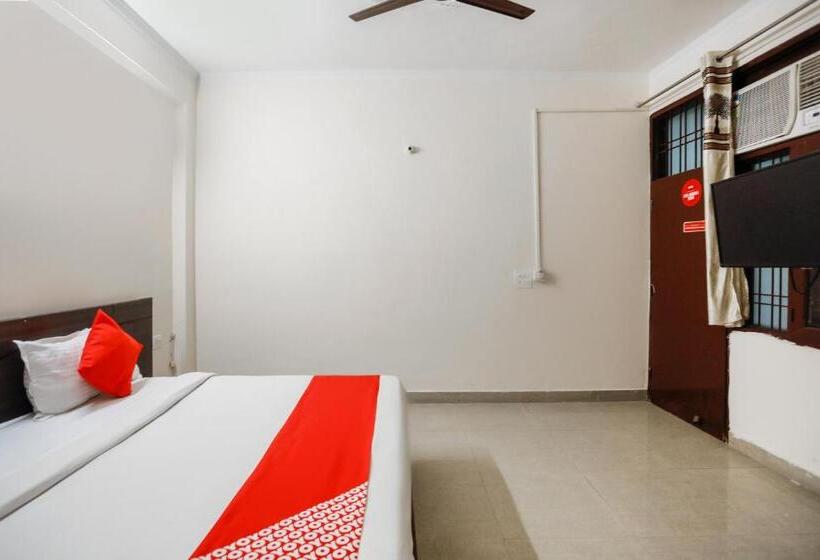 חדר דלוקס לשלושה, O Av Residency Near Botanic Garden Of Indian Republic