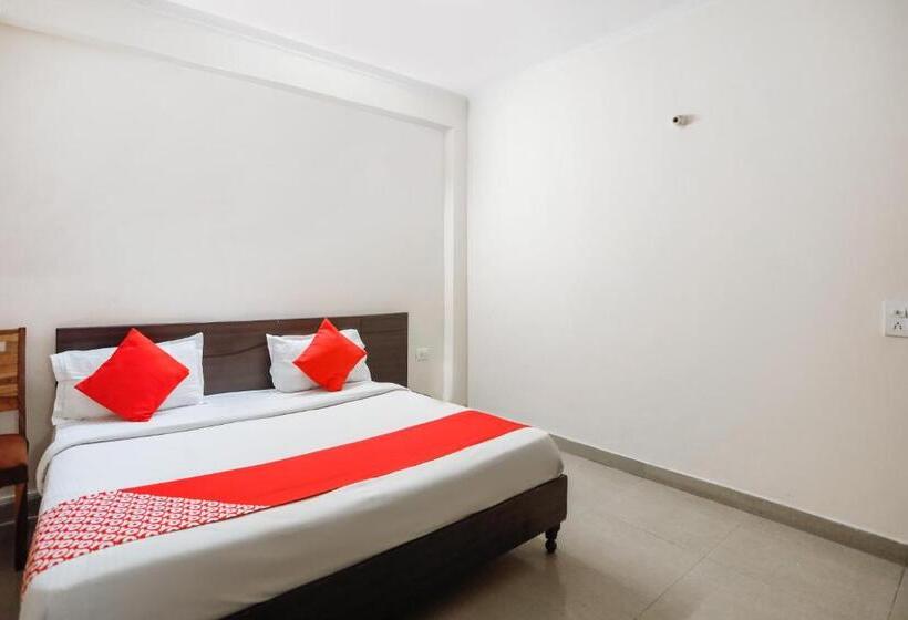 חדר קלאסי לשלושה, O Av Residency Near Botanic Garden Of Indian Republic