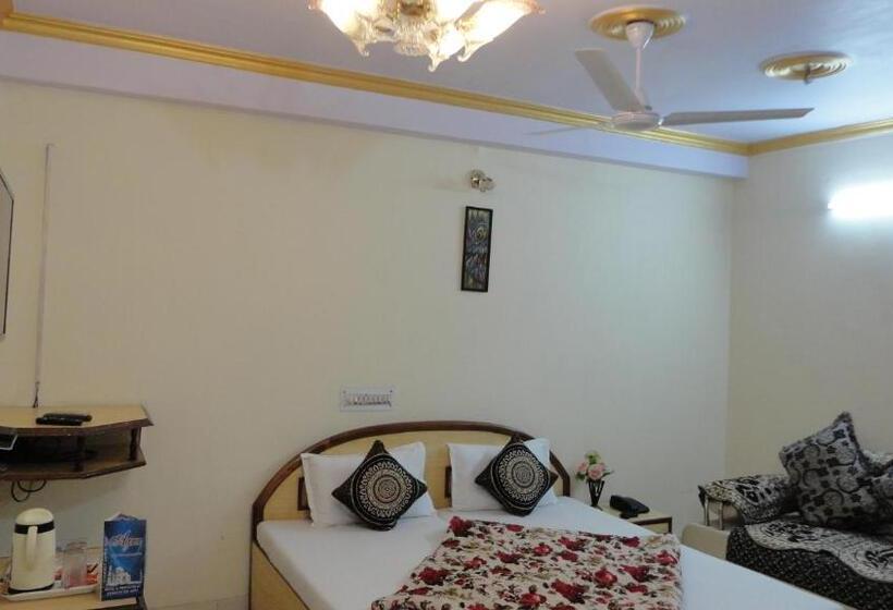 اتاق لوکس, Swarajya Palace