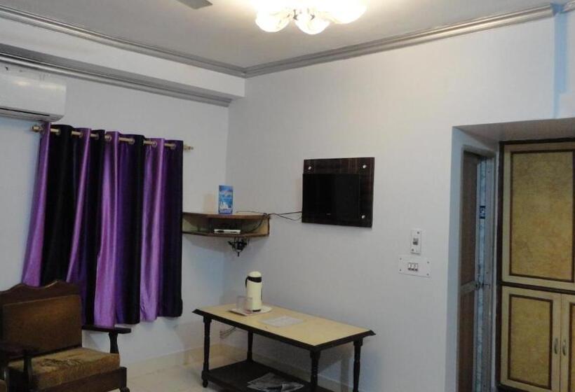 Номер Deluxe, Swarajya Palace