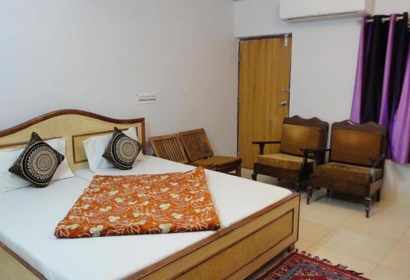 Номер Deluxe, Swarajya Palace