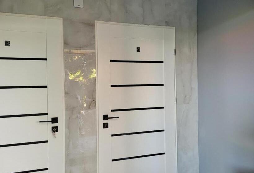 スタンダードルーム, Sebar