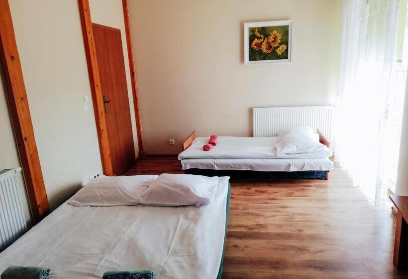 غرفة قياسية رباعية, Zajazd Dolina Sadosiów