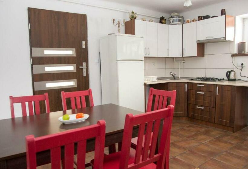 חדר סטנדרט לארבעה, Jurajska Bajka