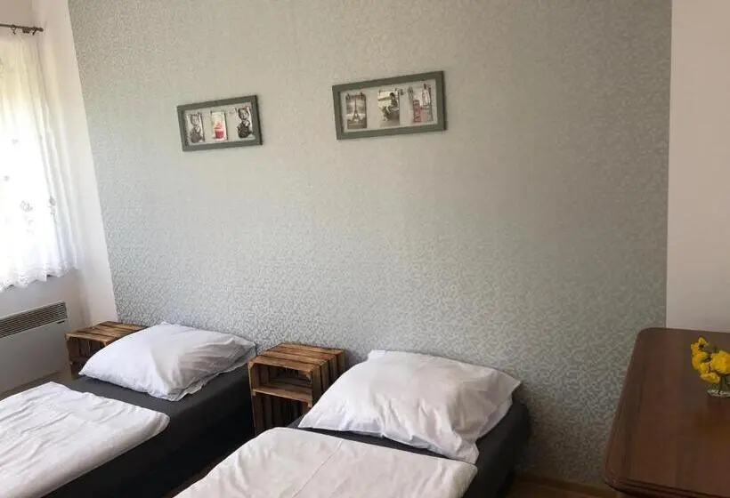 バス共有のスタンダードルーム, Hgs Home Noclegi Pracownicze Parking , łazienki
