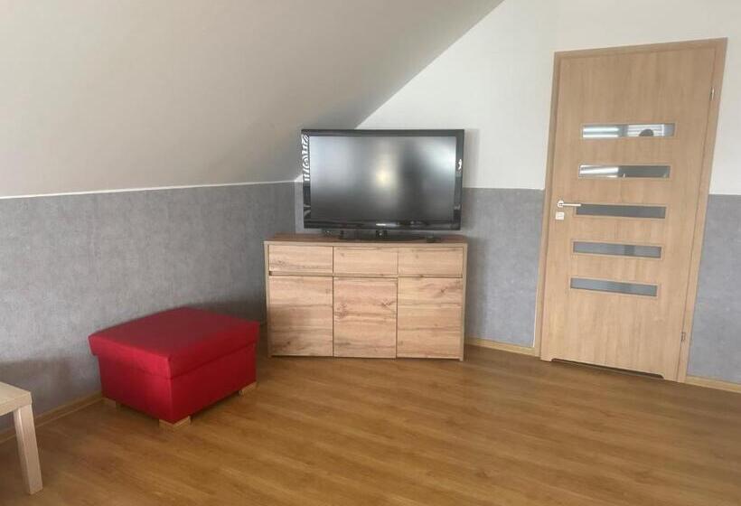 חדר סטנדרט לארבעה, Hgs Home Noclegi Pracownicze Parking , łazienki