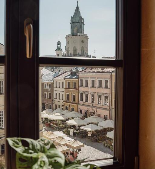 اتاق سوپریور, Avatary Miasta