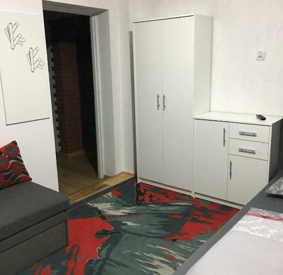 חדר סטנדרט לשלושה, Gospodarstwo Agroturystyczne  Gabrysia