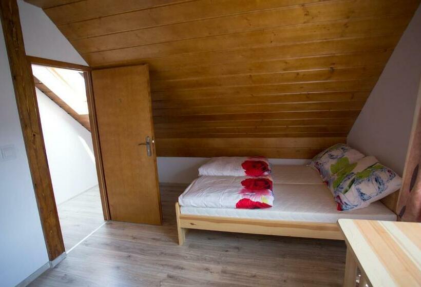 חדר סטנדרט לארבעה, Nad Zalewem