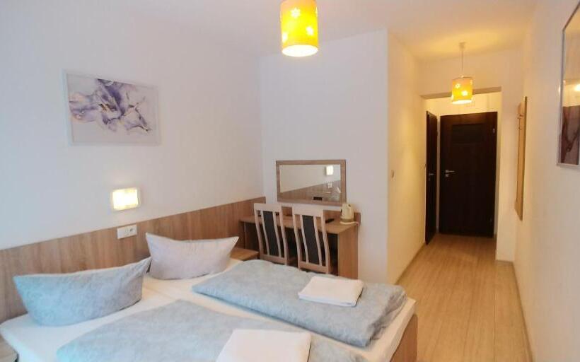 Номер Стандарт, Riwiera Dźwirzyno