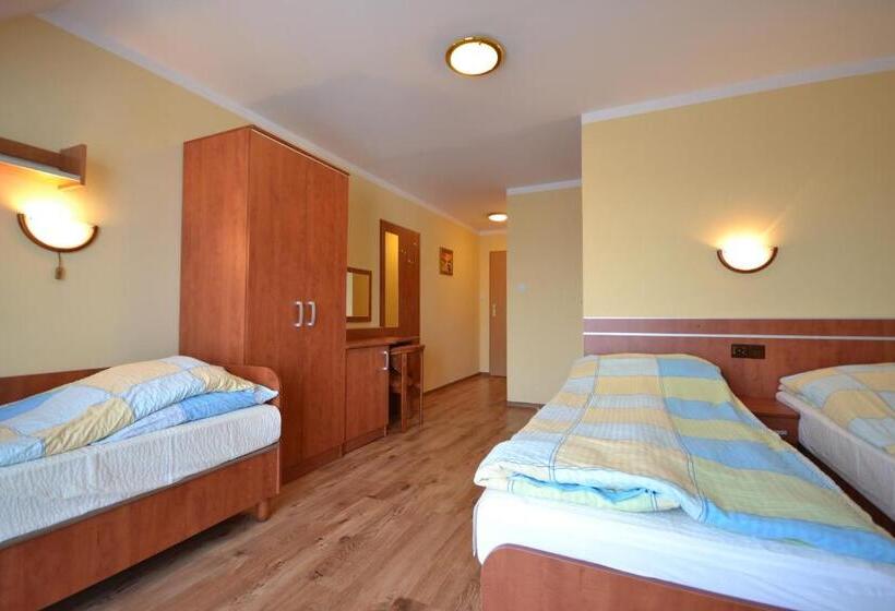 Четырехместный Номер Стандарт с Балконом, Riwiera Dźwirzyno