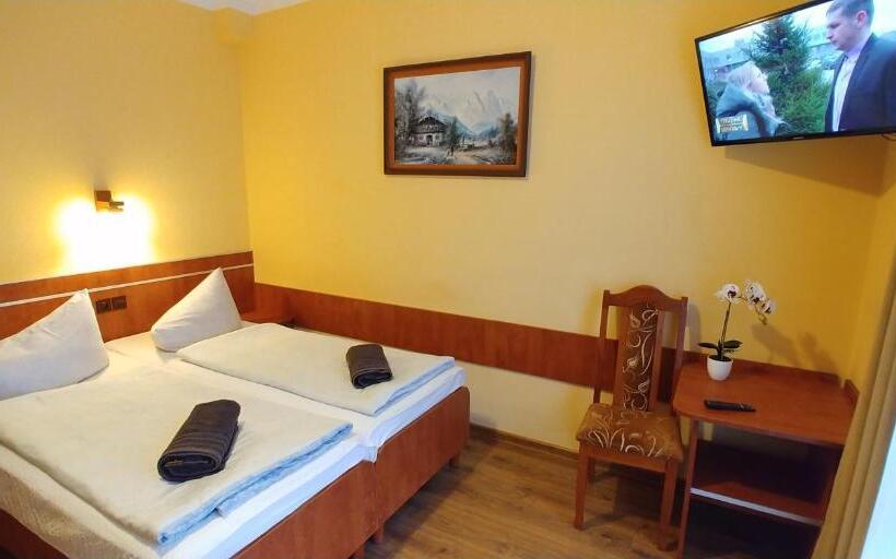 Номер Стандарт, Riwiera Dźwirzyno