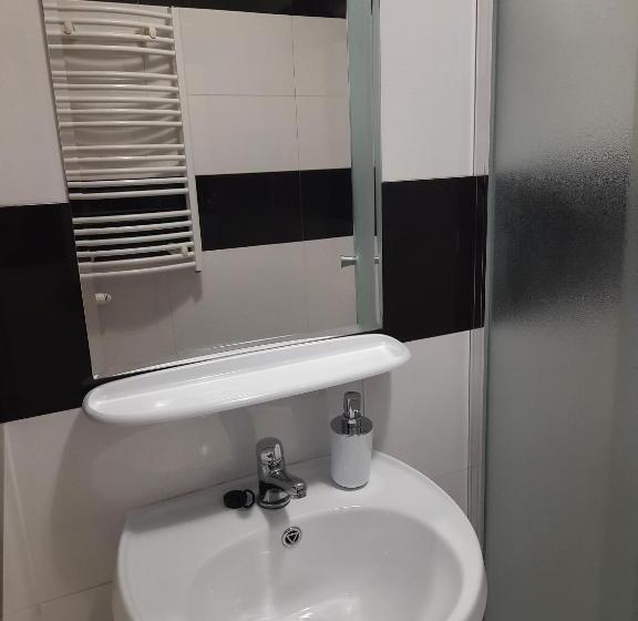 スタンダードルーム, Zabawa