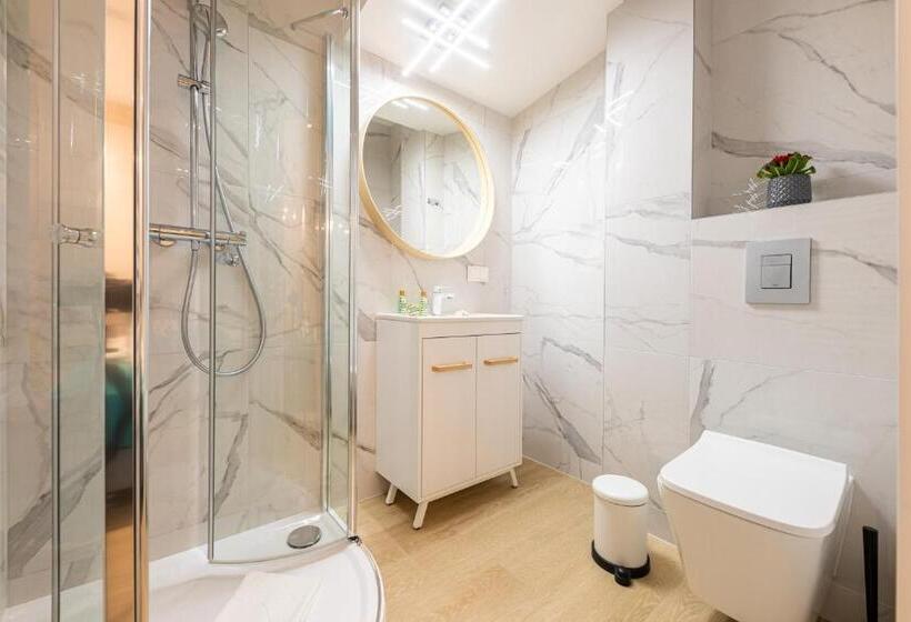 استودیوی لوکس, Lapwing Residence Sopot