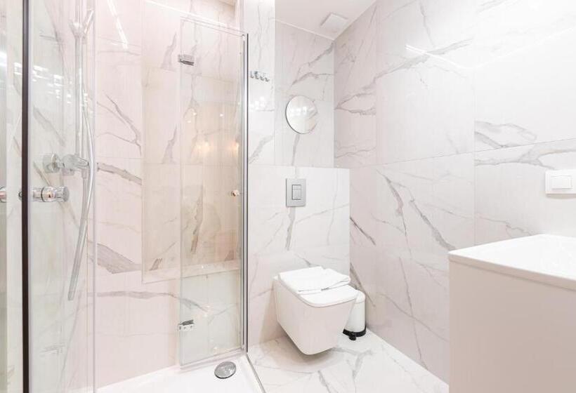 استودیوی لوکس, Lapwing Residence Sopot