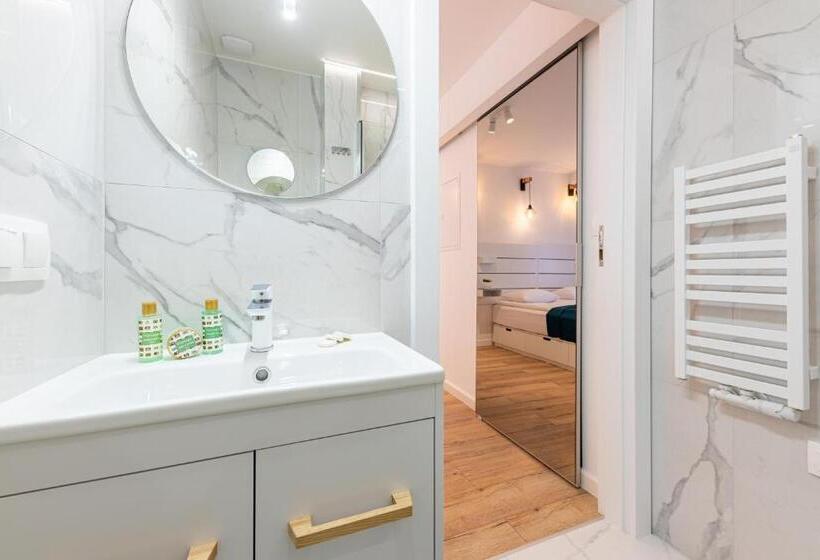 استودیوی لوکس, Lapwing Residence Sopot