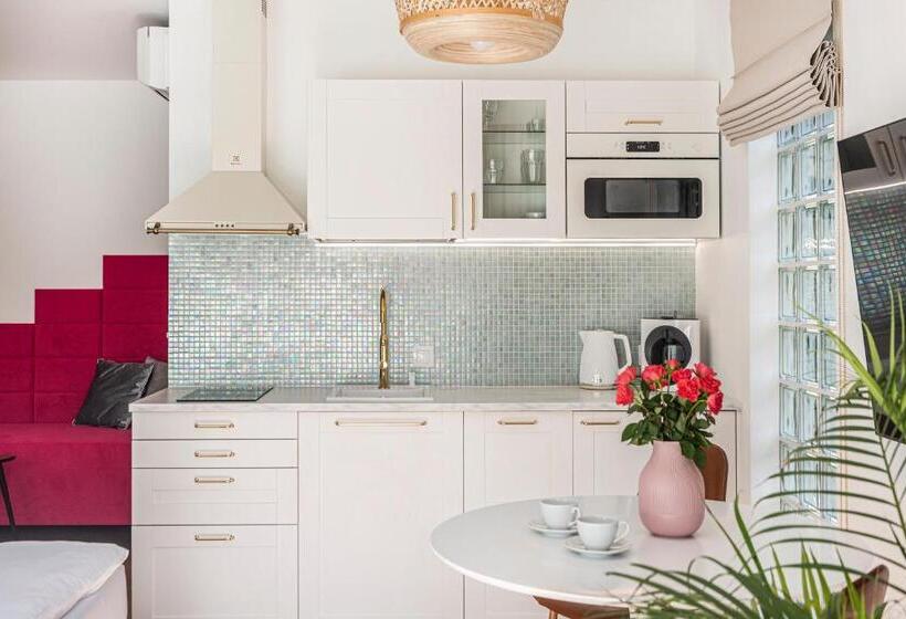 استودیوی لوکس, Lapwing Residence Sopot