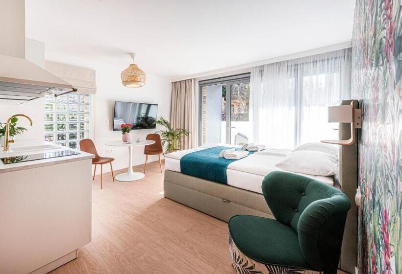 استودیوی لوکس, Lapwing Residence Sopot