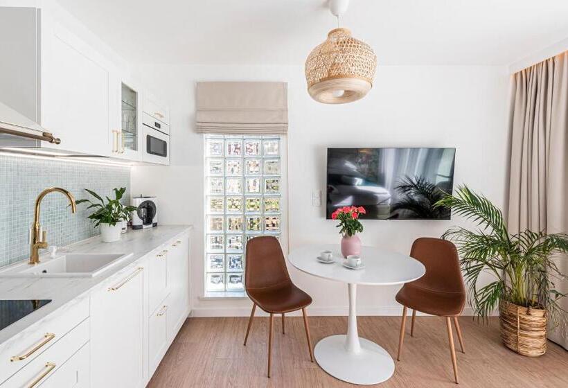 استودیوی لوکس, Lapwing Residence Sopot