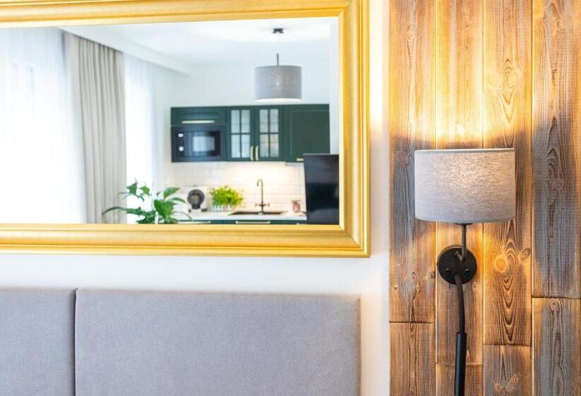 استودیوی لوکس, Lapwing Residence Sopot