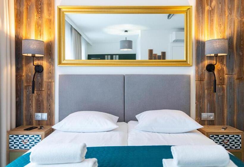 استودیوی لوکس, Lapwing Residence Sopot