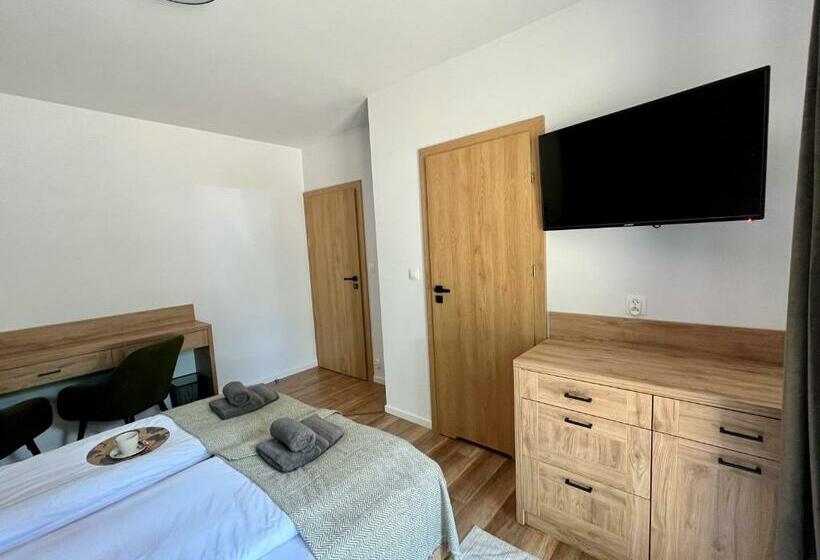 Quarto Estandar Cama King, Donikąd