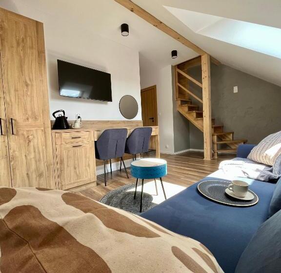 Quarto Familiar, Donikąd