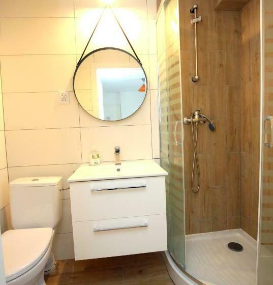 标准间, Willa Opal