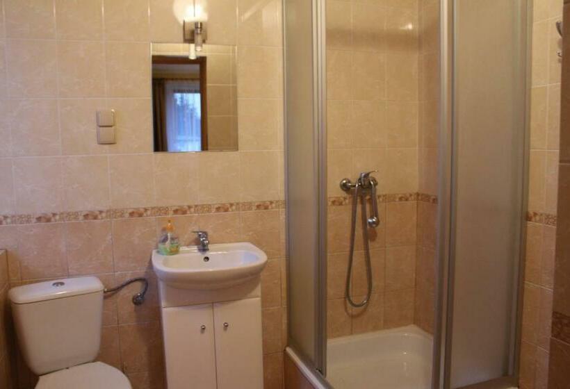 חדר סטנדרט לשלושה, Zajazd Jagnar