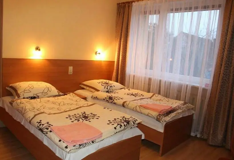 Standard Kolmen Hengen Huone, Zajazd Jagnar