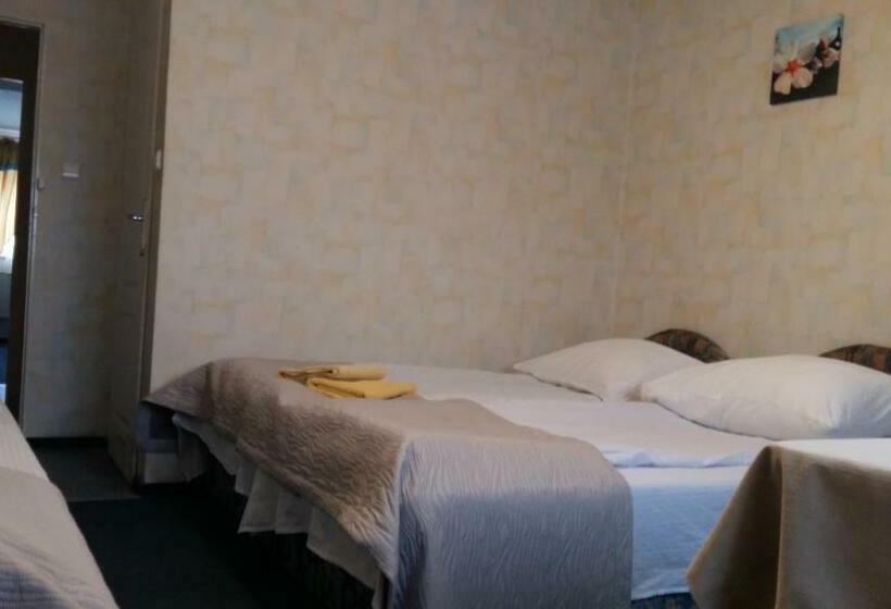 标准三人间, Zajazd Nad Wisłą