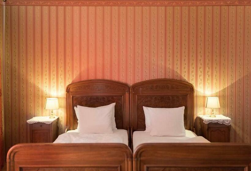 Номер Стандарт, Boutique Pałac Warmątowice Sienkiewiczowskie