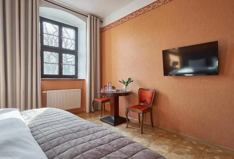 スタンダードスタジオ, Boutique Pałac Warmątowice Sienkiewiczowskie