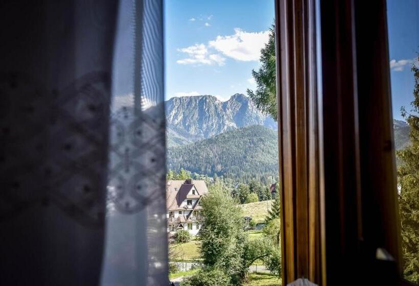 اتاق استاندارد با چشمانداز کوهستان, U Króla