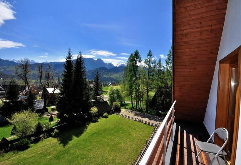 اتاق استاندارد چهار تخته, U Króla