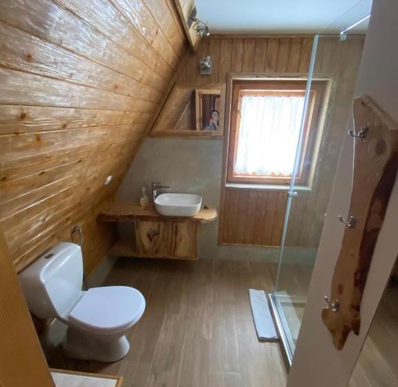 اتاق استاندارد چهار تخته, U Króla