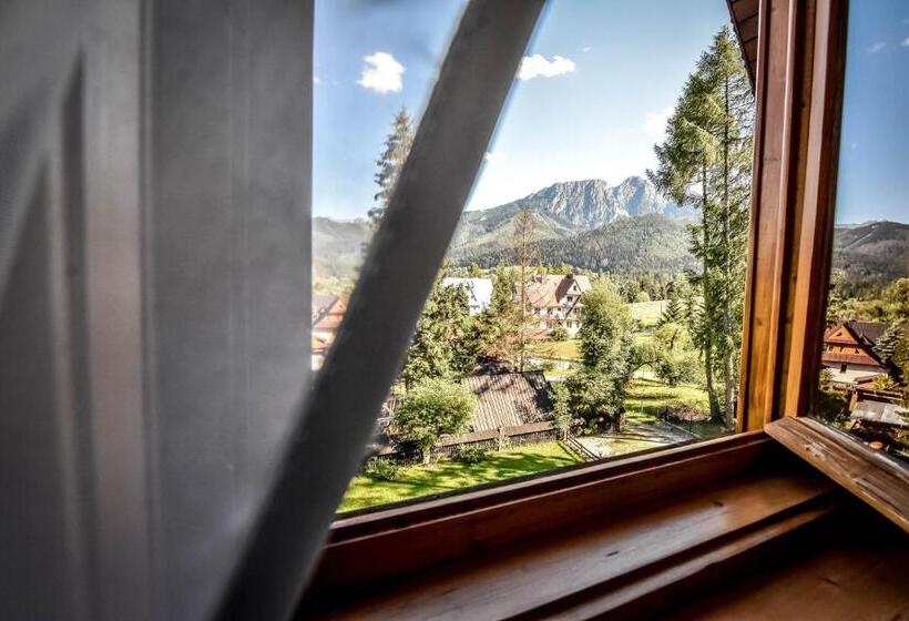 اتاق استاندارد سه نفره, U Króla