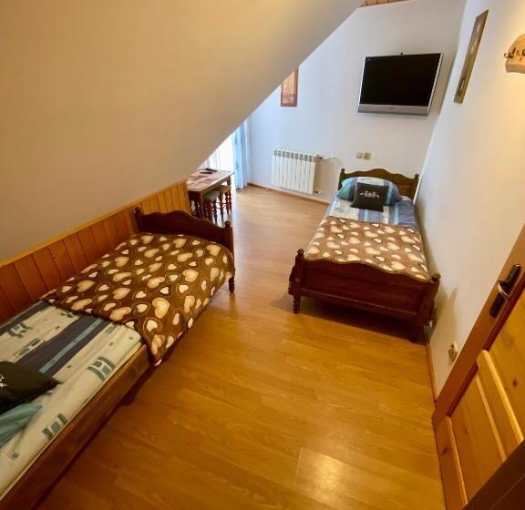 اتاق استاندارد با بالکن, U Króla