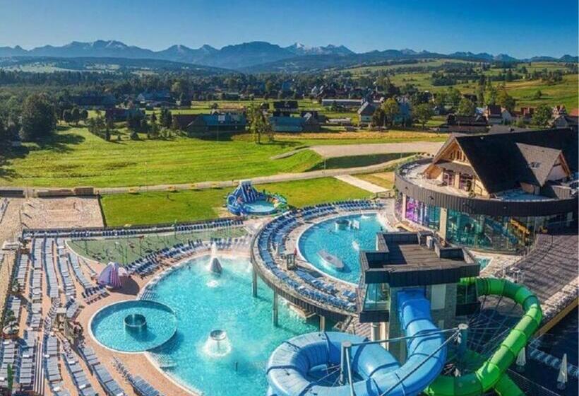 اتاق خانوادگی با چشم‌انداز کوه, Willa U Perełki