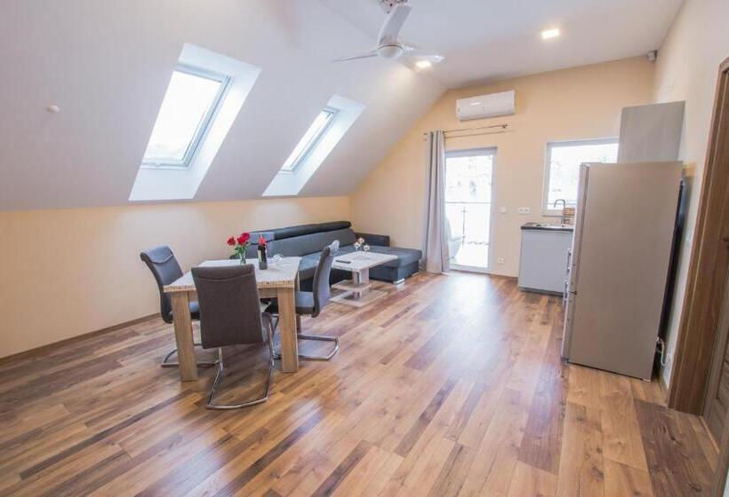 דירת שני חדרים, Dwór Skalny Apartamenty, Pokoje I Restauracja Karczma Skalna