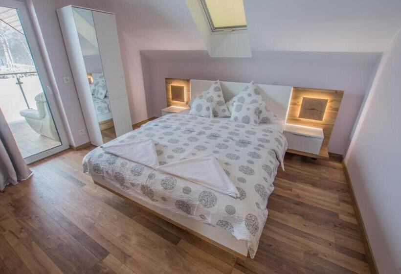 Апартаменты 2 Спальни, Dwór Skalny Apartamenty, Pokoje I Restauracja Karczma Skalna
