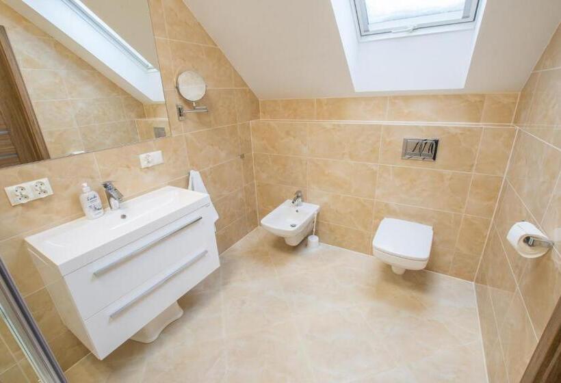 דירת שני חדרים, Dwór Skalny Apartamenty, Pokoje I Restauracja Karczma Skalna