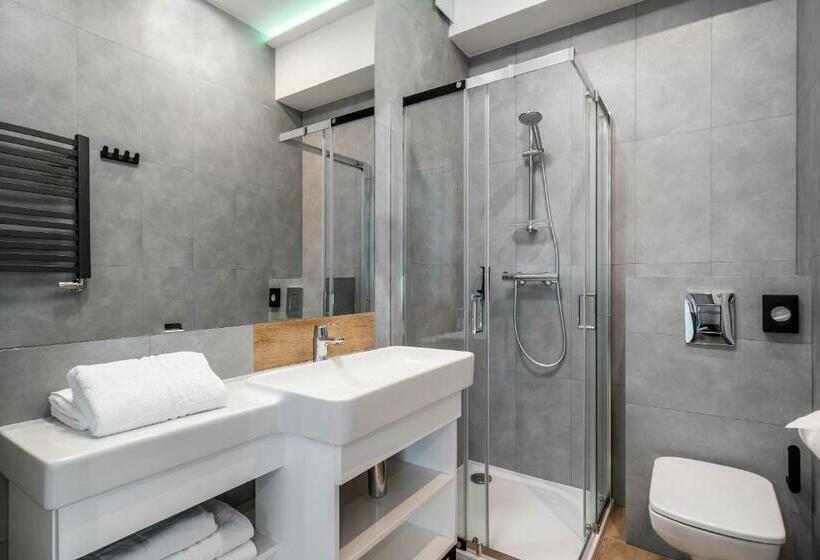 חדר סופריור, Green