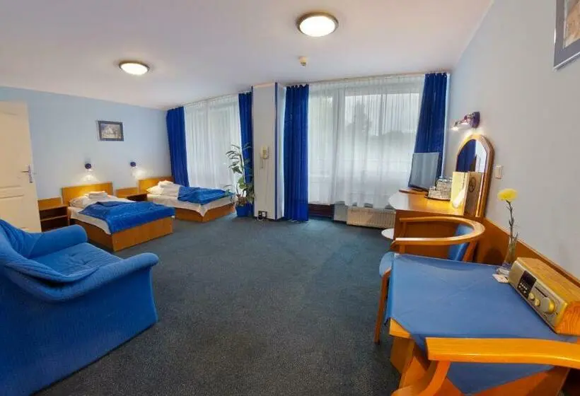 Standard Studio, Jaskółka