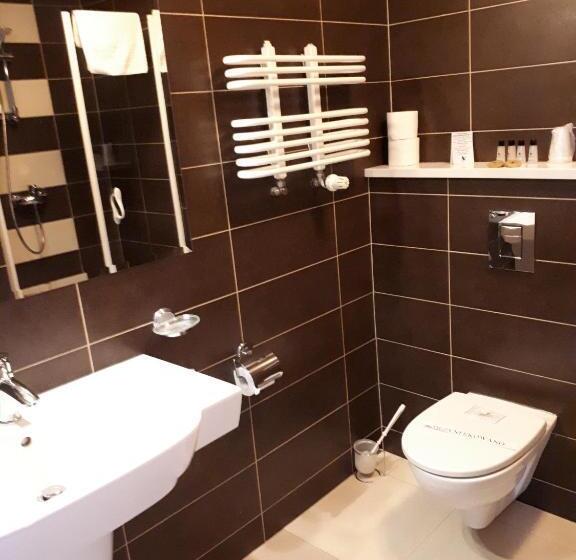 اتاق استاندارد چهار تخته, Jaskółka